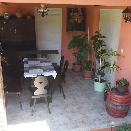 Betti Apartman