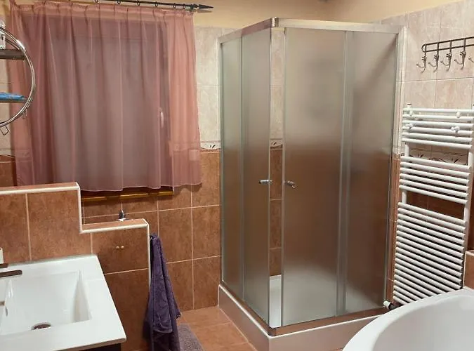 4 Haloszobas Dom wakacyjny *